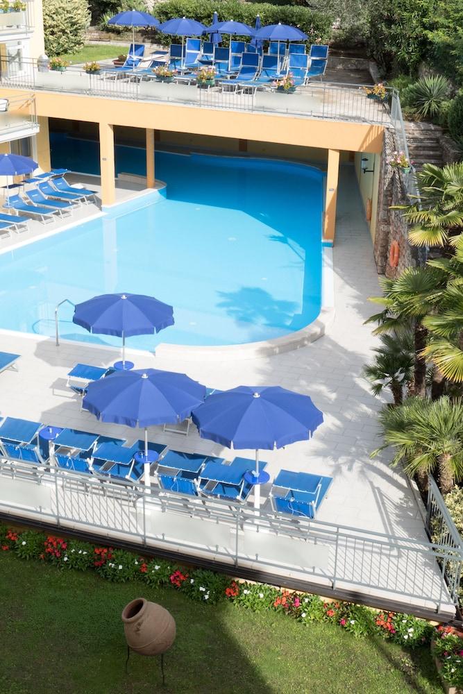 Hotel Drago Brenzone sul Garda Luaran gambar