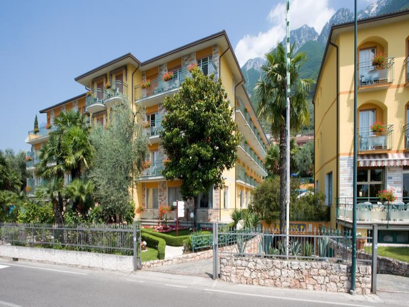 Hotel Drago Brenzone sul Garda Luaran gambar