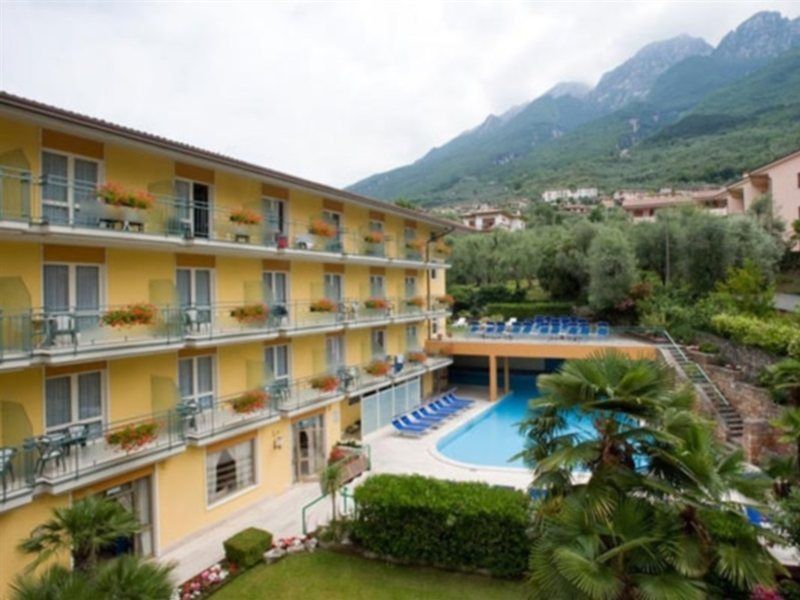 Hotel Drago Brenzone sul Garda Luaran gambar