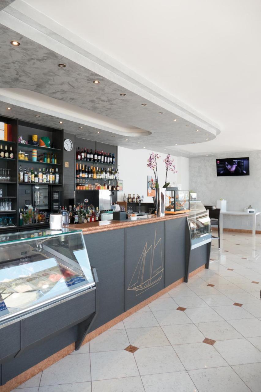 Hotel Drago Brenzone sul Garda Luaran gambar